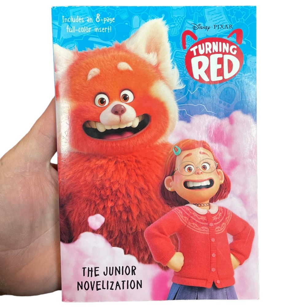 Disney Pixar Turning Red The Junior Novelization 8-page Color Insert Kids Book
